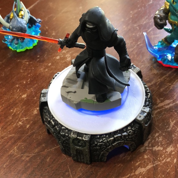 1 Activision Portal of Power-Xbox 360 & 88 Activision Skylanders - Picture 4 of 16